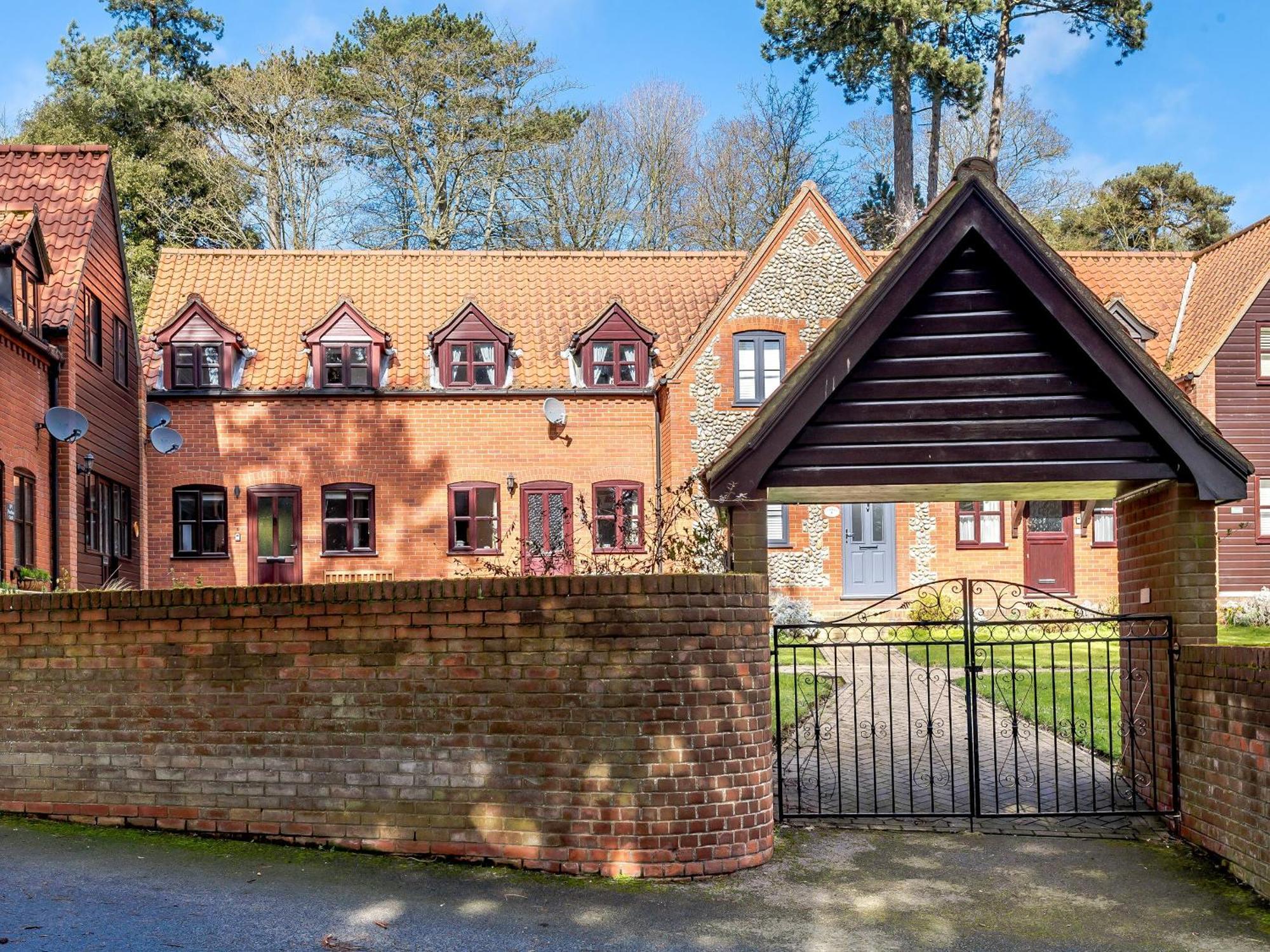 Fir View Cottage Cromer Eksteriør bilde